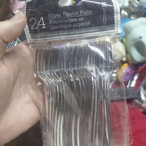 Pack of 24 Silver Disposable Plastic Forks for Parties